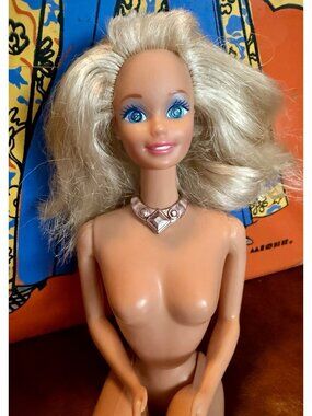1991 Sparkle Eyes Barbie Doll with Original Necklace Blue Jewel Eyes Blonde Hair